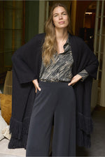 Cargar imagen en el visor de la galería, Poncho tricot pofe negro
