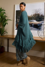 Cargar imagen en el visor de la galería, Poncho tricot pofe azul acero
