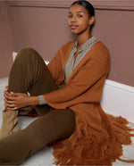 Cargar imagen en el visor de la galería, Poncho tricot pofe camel
