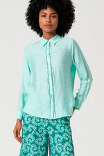 Cargar imagen en el visor de la galería, Camisa bordados limi verde agua
