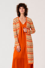 Cargar imagen en el visor de la galería, Cardigan tricot taon naranja
