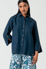 Cargar imagen en el visor de la galería, Camisa lino tine azul marino

