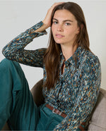 Cargar imagen en el visor de la galería, Camisa elastica alra verde
