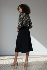 Cargar imagen en el visor de la galería, Falda midi lita negro
