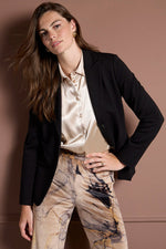 Cargar imagen en el visor de la galería, Blazer lisa negro
